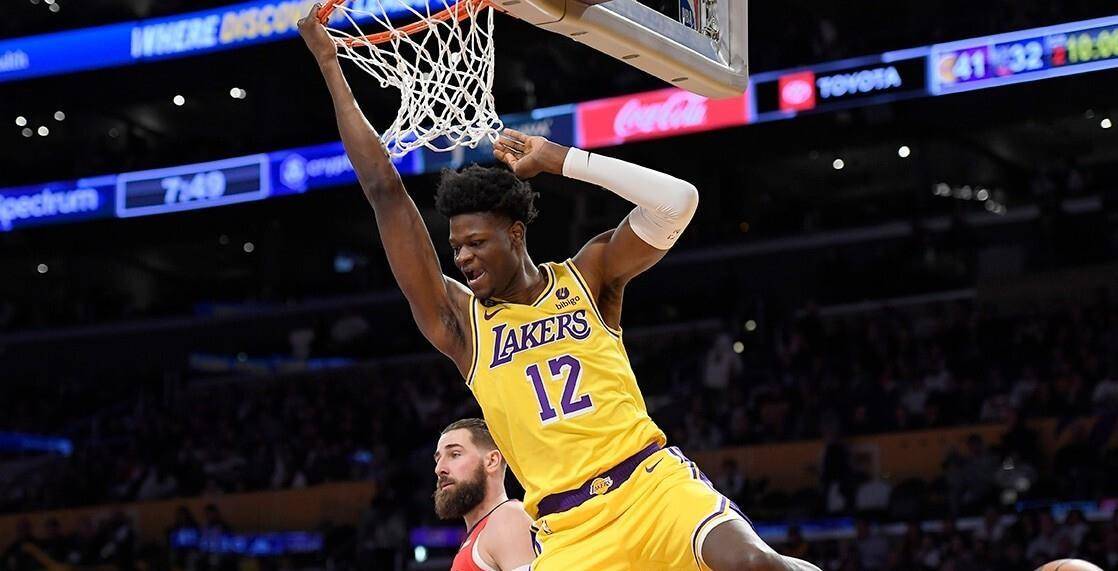 猛龙神操作:签下班巴7天就裁,竟为再用10天合同签回!6号秀的NBA流浪记